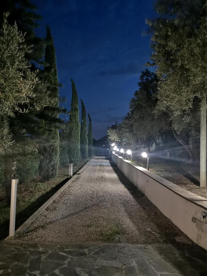 Sul Lago Dorato テッラチーナ エクステリア 写真