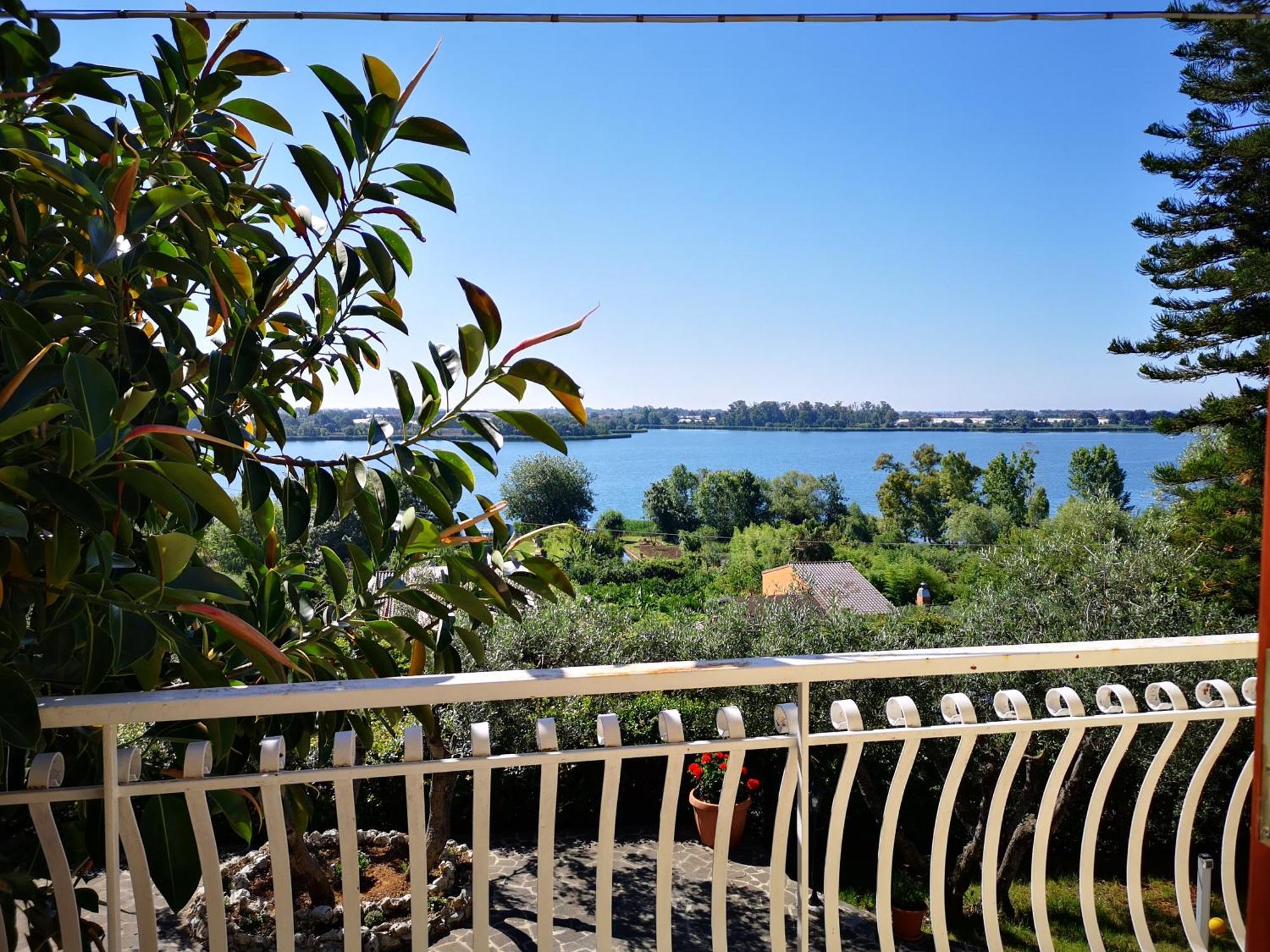 Sul Lago Dorato テッラチーナ 部屋 写真